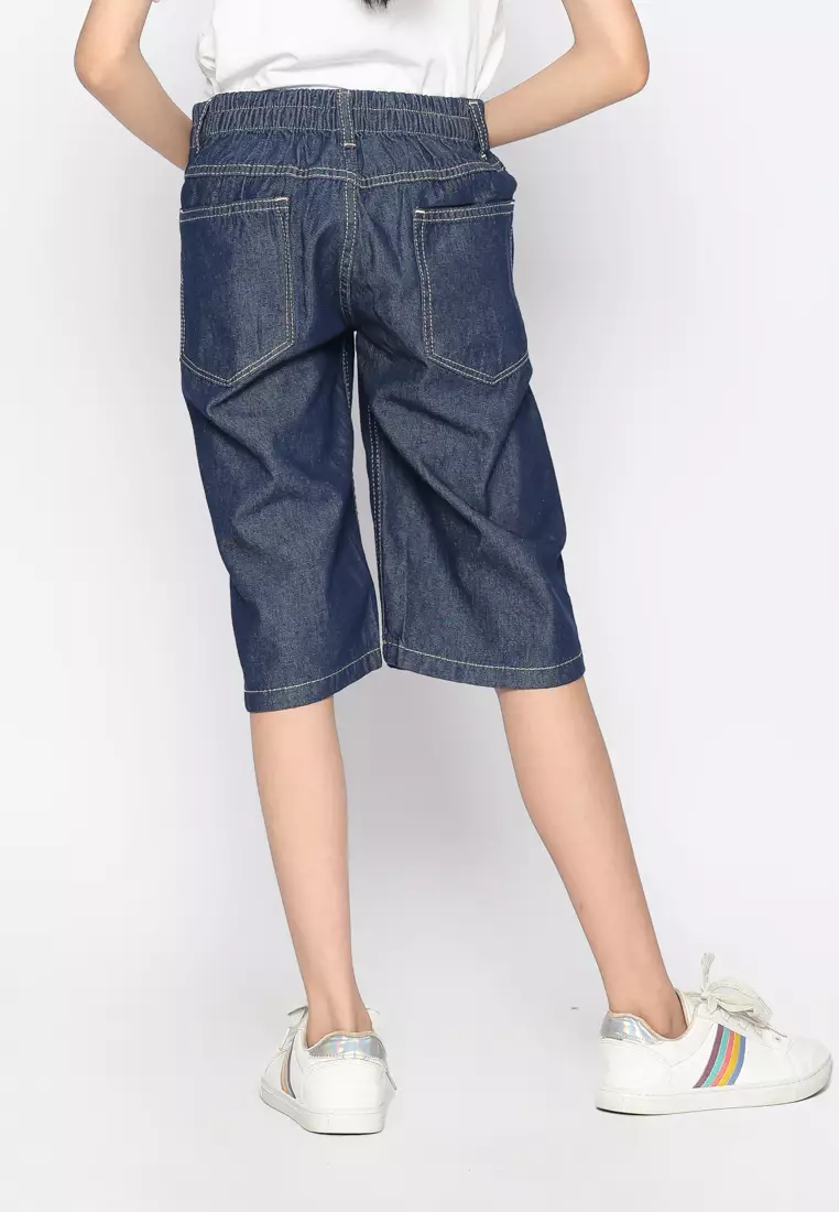 Celana Pendek Anak Perempuan Jeans Raw Blue With Model - CHEERS