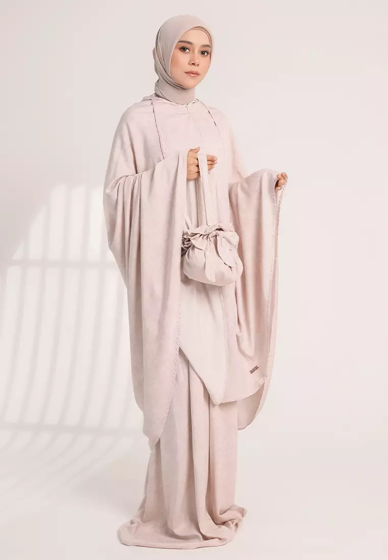 Kejora Prayer Set in Carnation Pink (Lozy x Lesti Kejora)