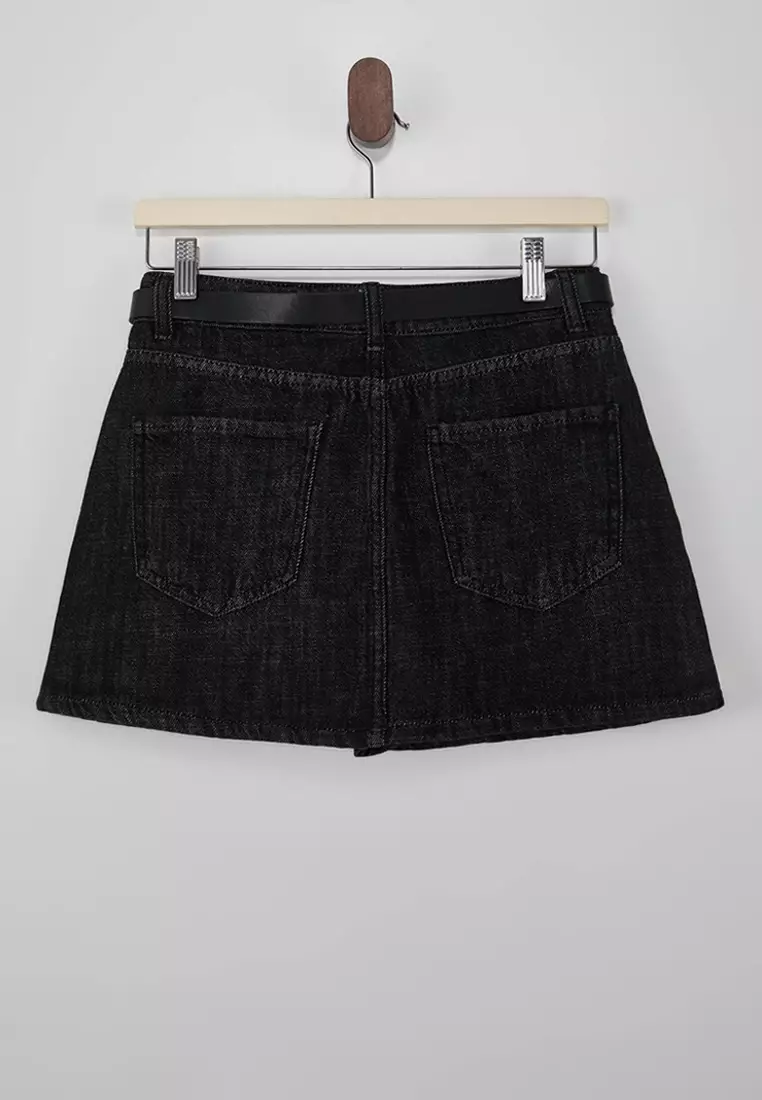 Black Belt Detailed Denim Shorts Skirt With Skirt Look On The Back Twoaw26Sr2