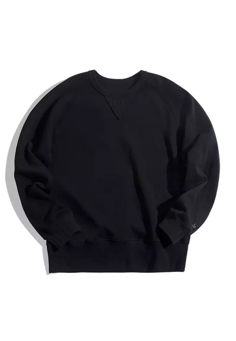 long sleeve black sweatshirt