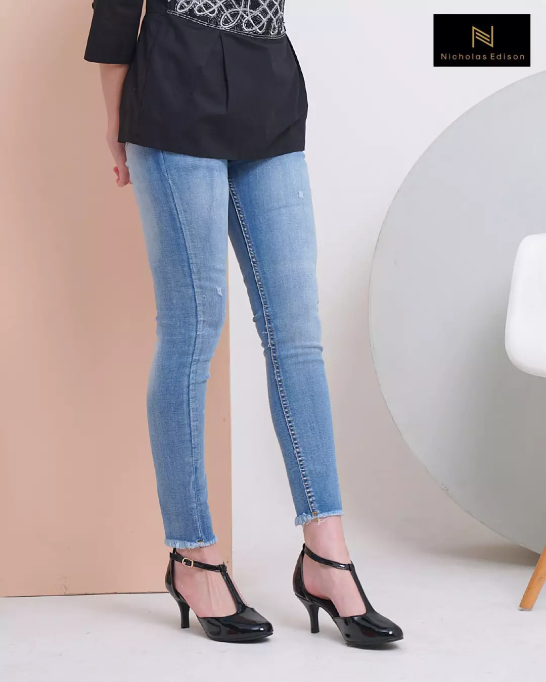 Nicholas Edison Heel Viola Black