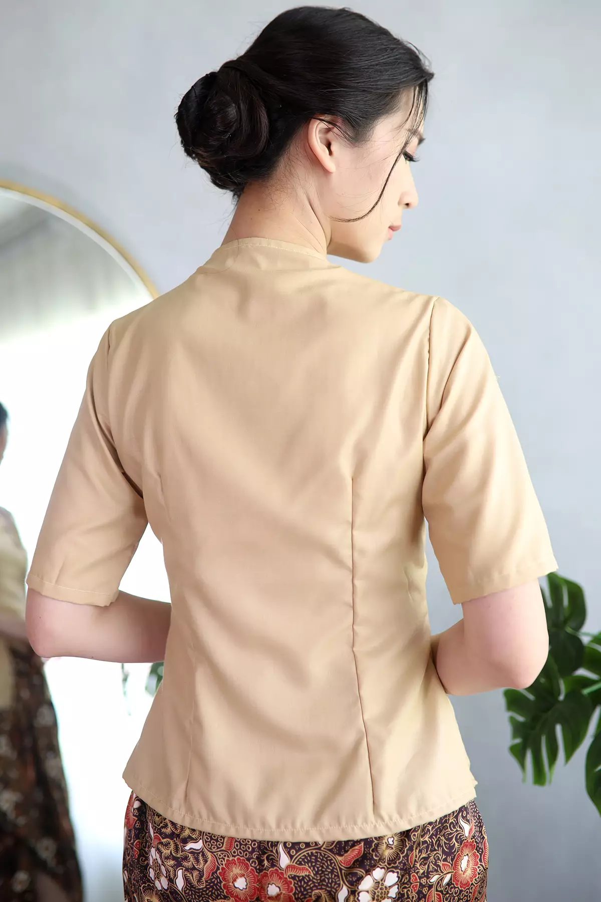 Sinok Plain Beige Kebaya