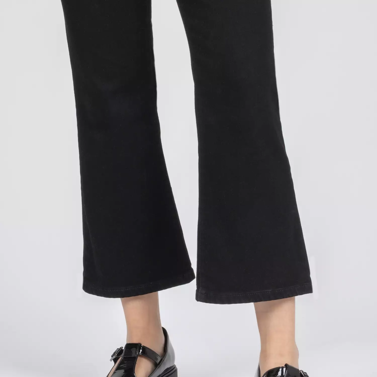 C2 Trylla Black Mini Flare Jeans Wanita