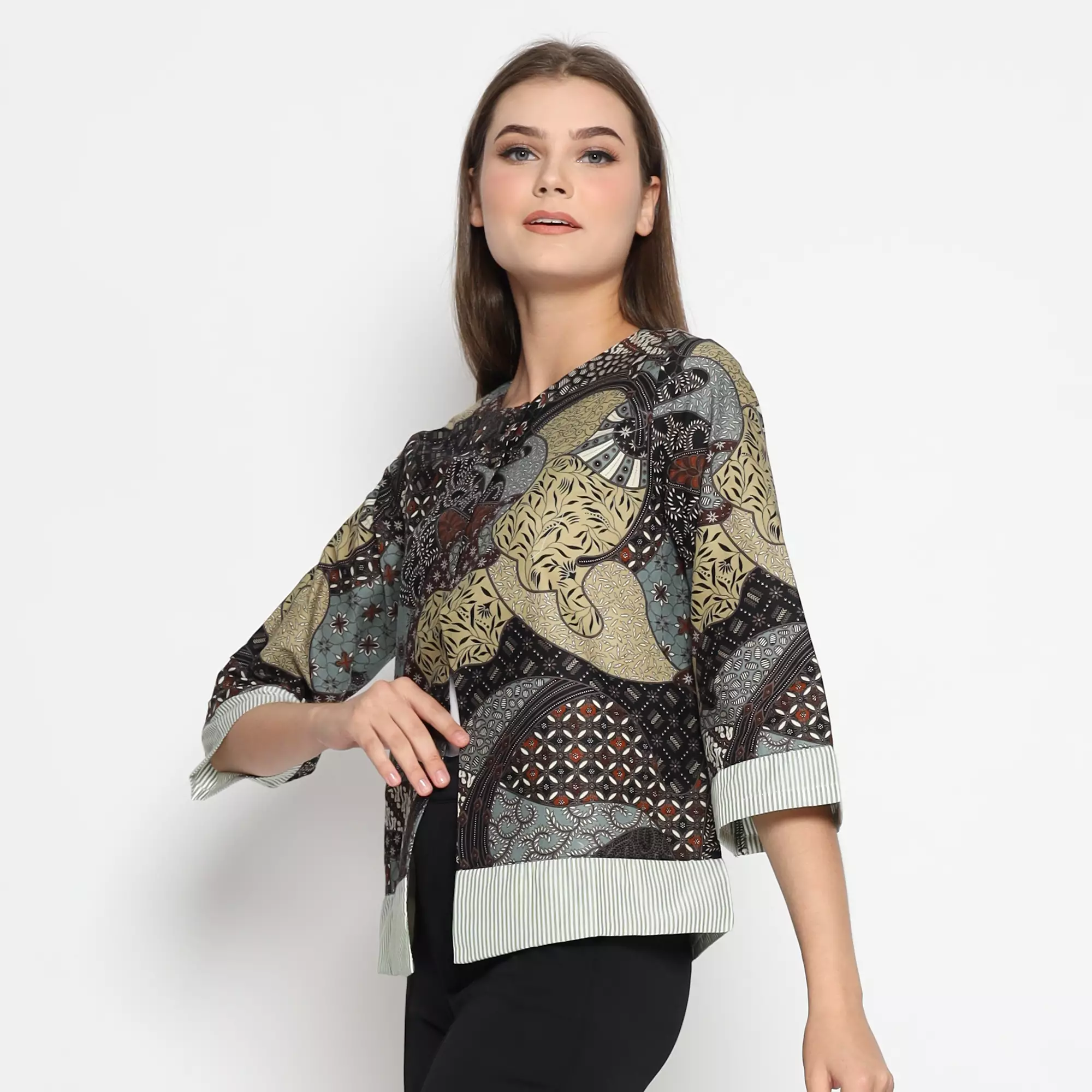 Blazer Batik Wanita - Bhatara Batik Jannah - Atasan Batik Modern Lengan Panjang