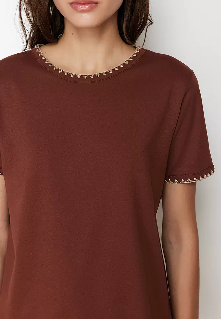 Contrast Stitching Detailed T-Shirt