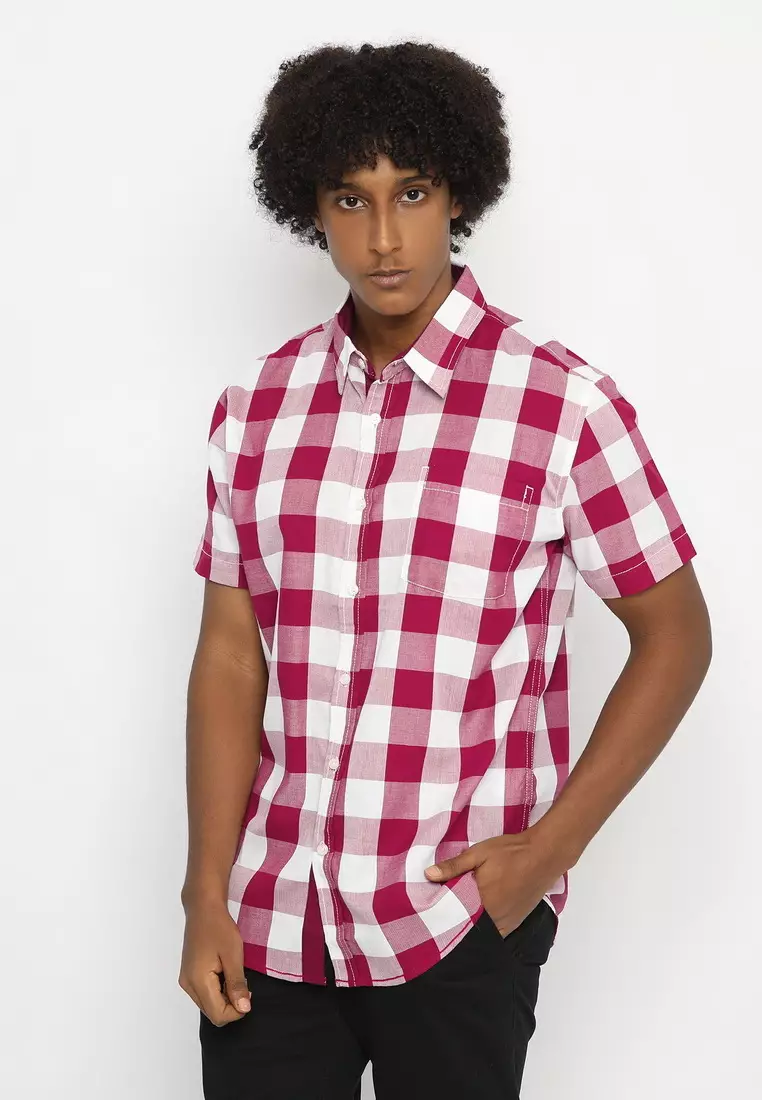 POLICE Kemeja Yarndyed Kotak Red Regular Fit Pria