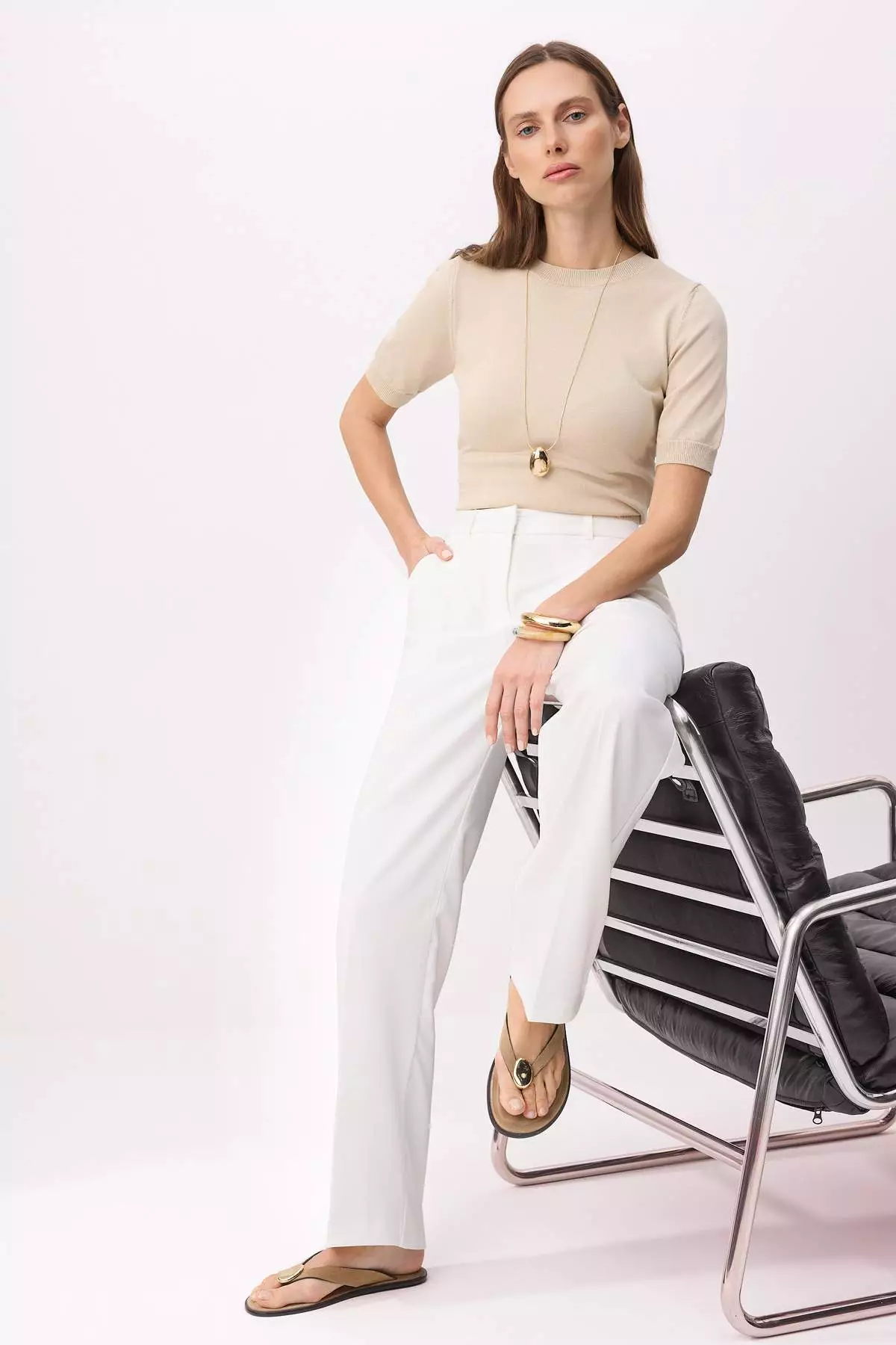 White Limited Edition Straight/Cut Pleated Woven Fabric Trousers Twoaw23Pl41