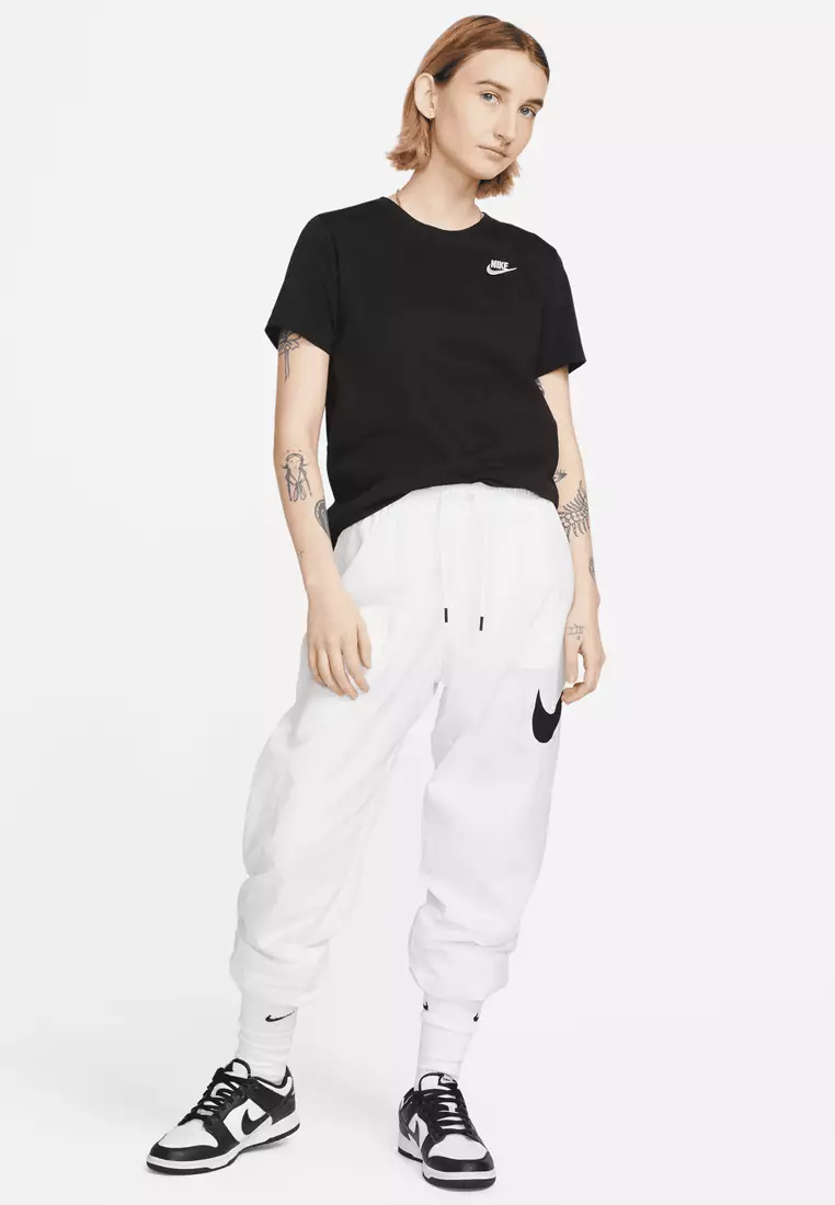 Sportswear Club Essentials Women's T-Shirt