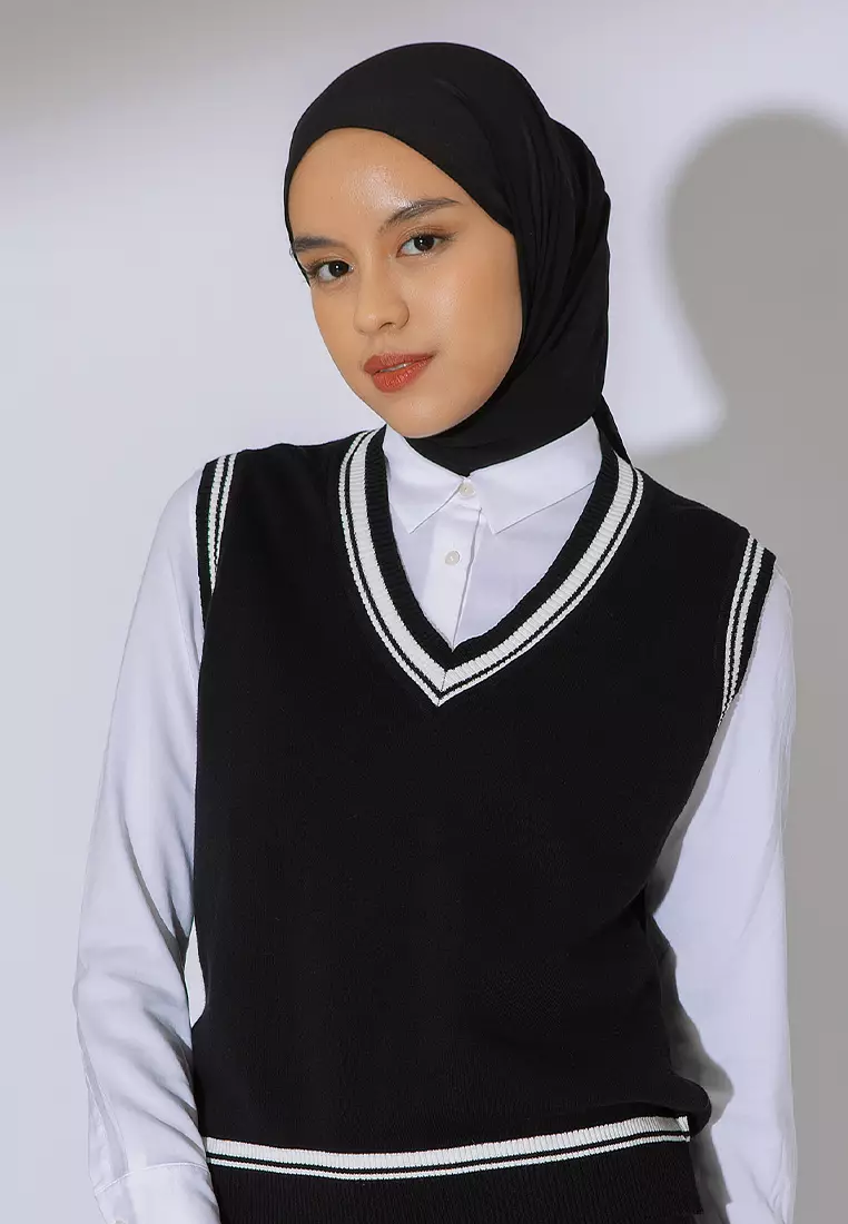 Ayya Knit Vest Black