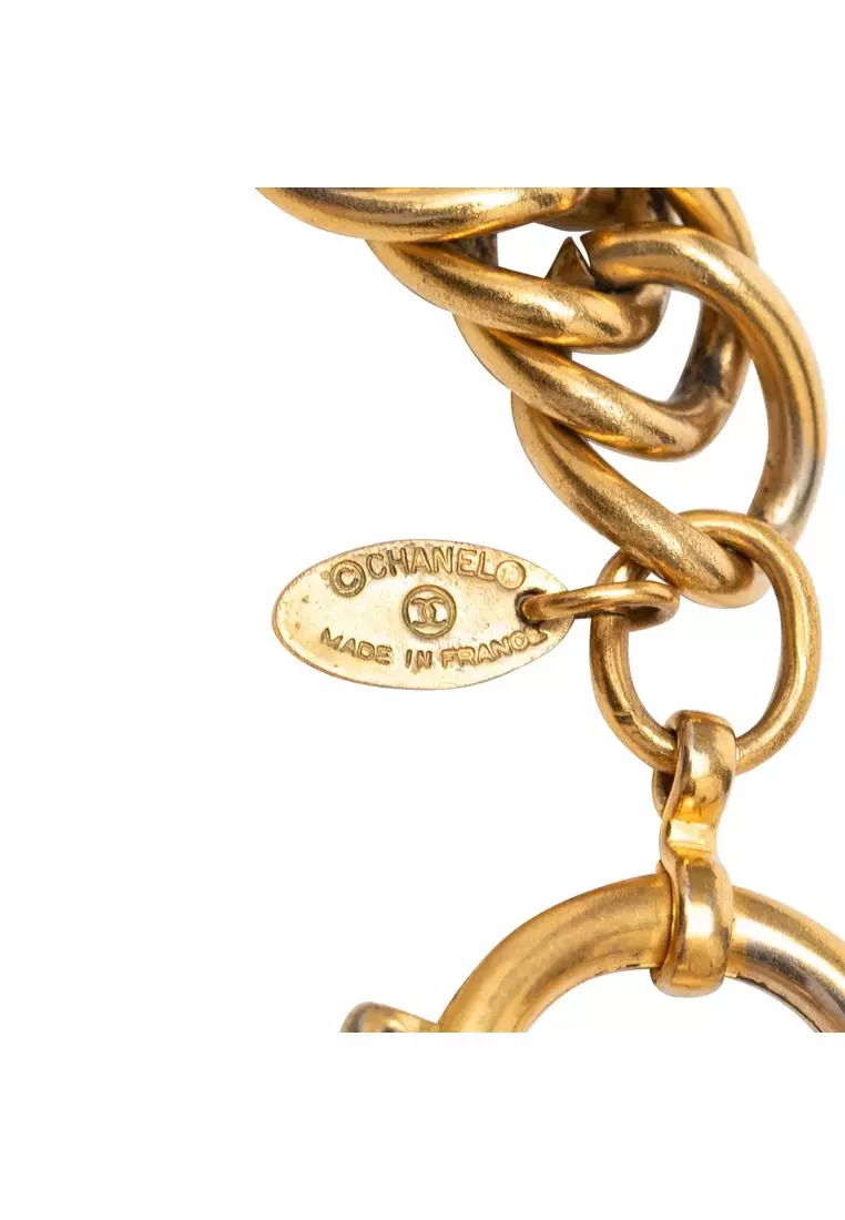 Pre-Loved Chanel Gold Plated 31 Rue Cambon Logo Charm Bracelet