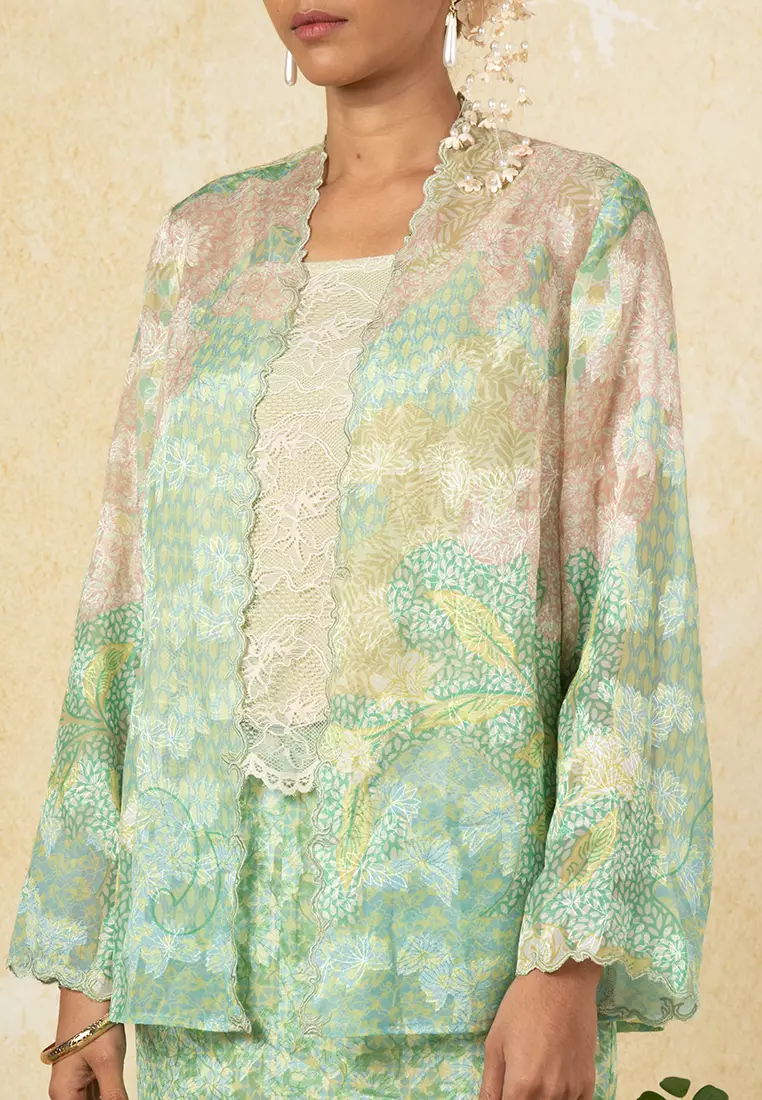 KHADIJAH BATIK THREE PIECE KEBAYA