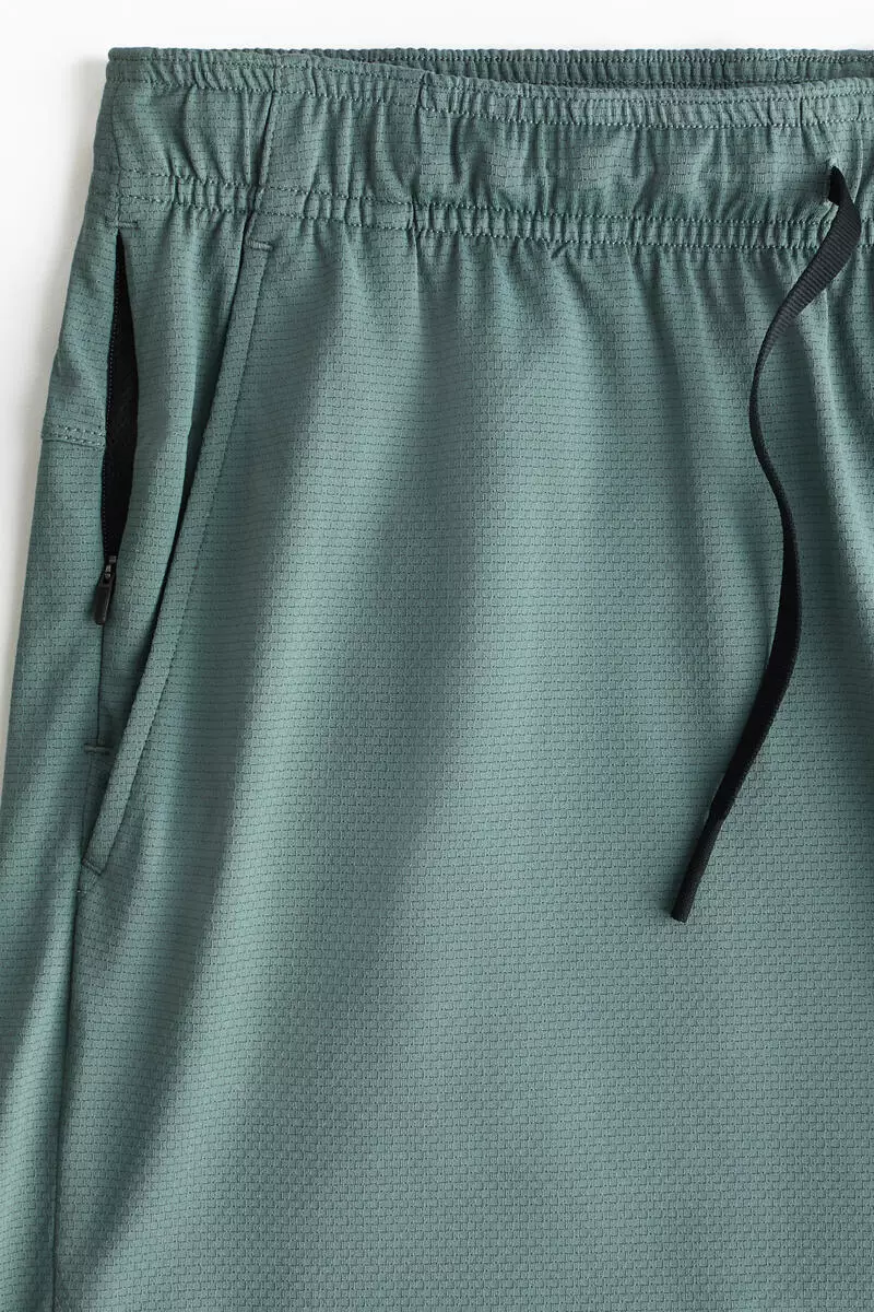 Sports shorts with DryMove™