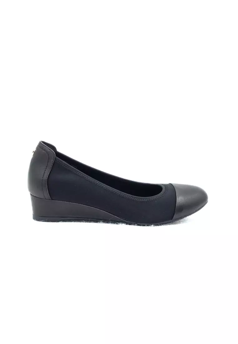 Buy Hush Puppies Hush Puppies Women's Shoe Adelyn Umma in Black Online