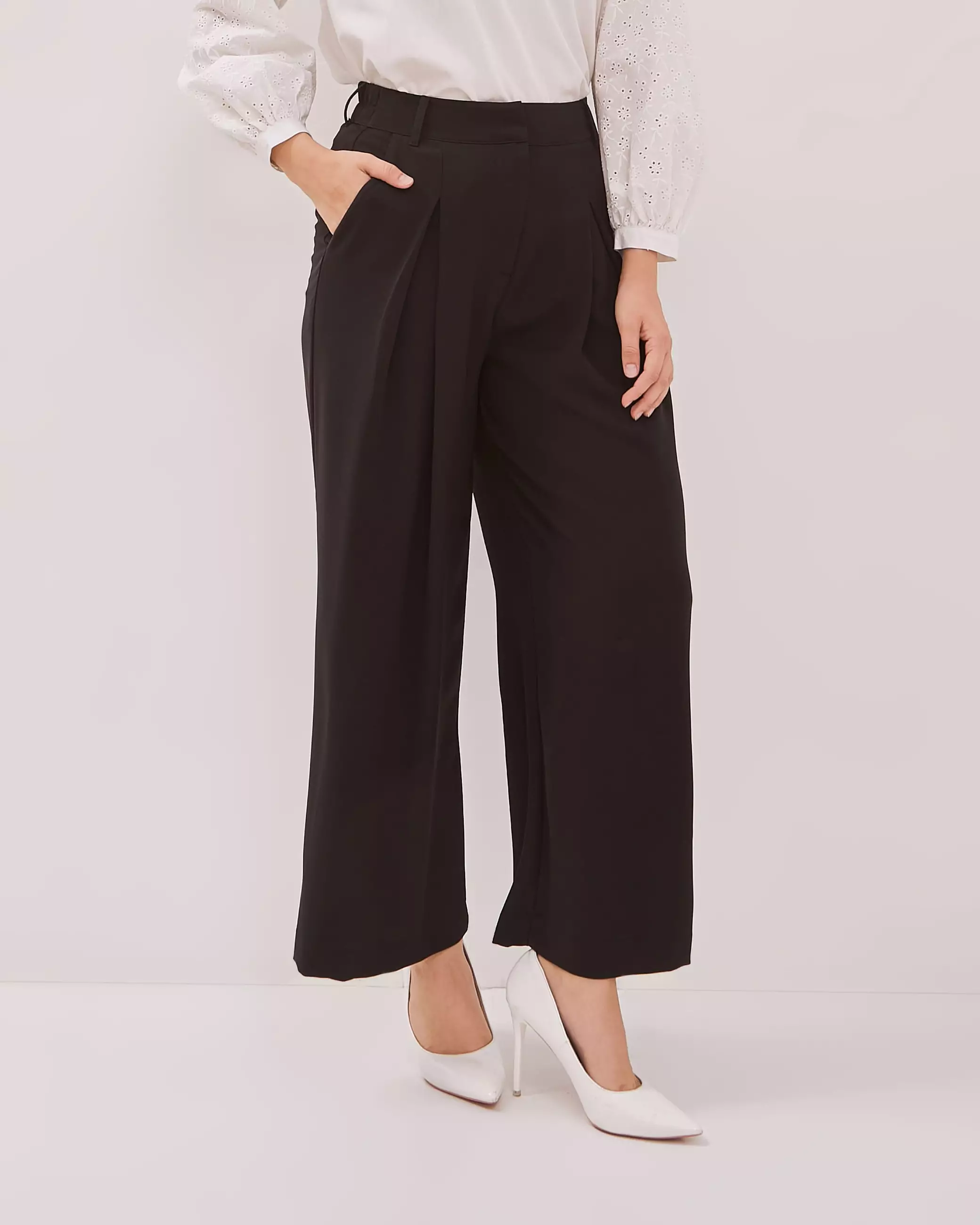 Urban Exchange Abigail Black Pants / Bawahan Celana Hitam Panjang Wanita Warna Black