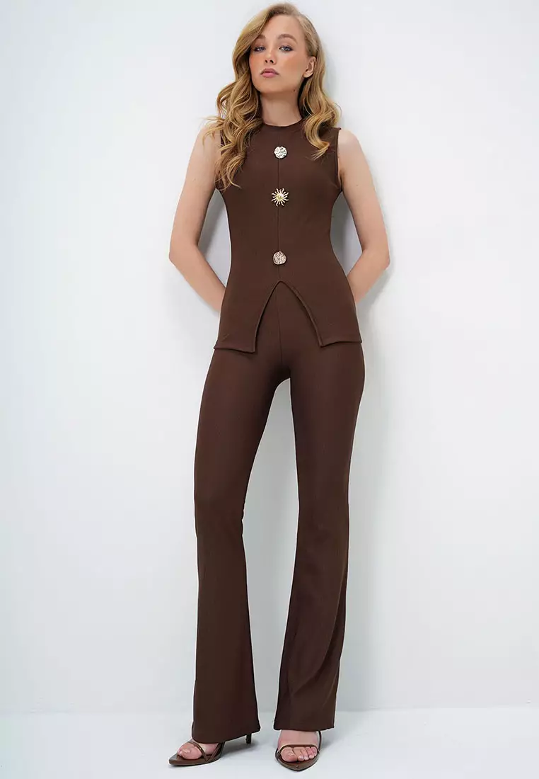 Women's Brown Crew Neck Gold Buttoned Ottoban Blouse And Spanish Leg Trousers Set Alc-X13981