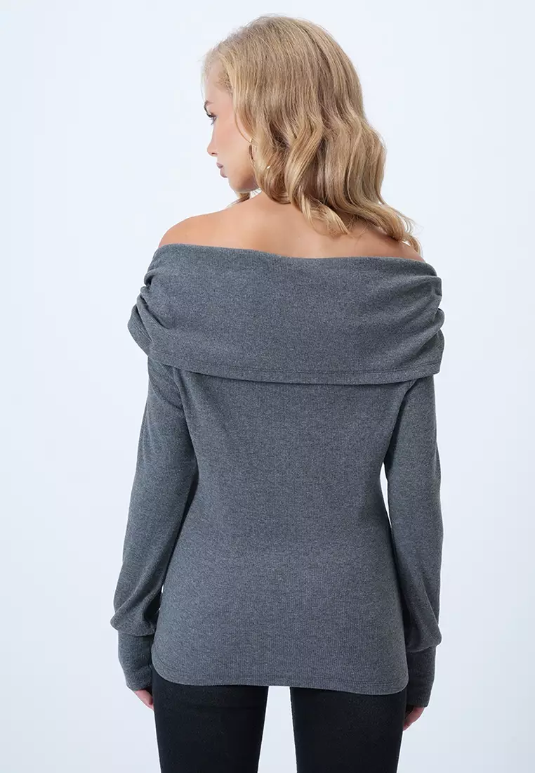 Off Shoulder Knit Blouse