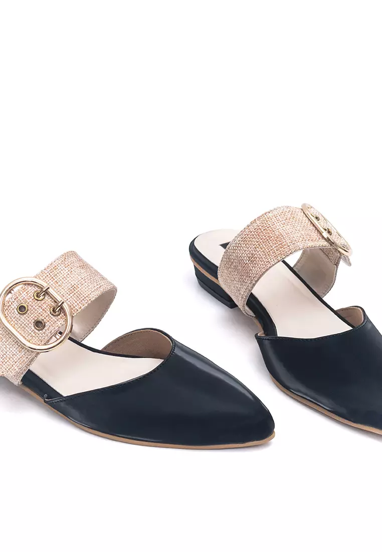 Naomi Flat Sandals Mules in Black