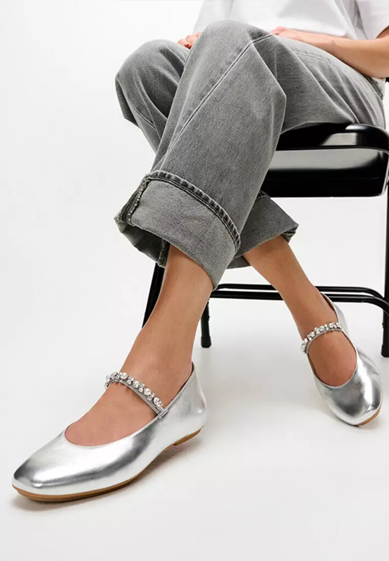 DELICATO Women's Pearls & Crystal Leather Ballet Flats  - Silver (A0Q-011)