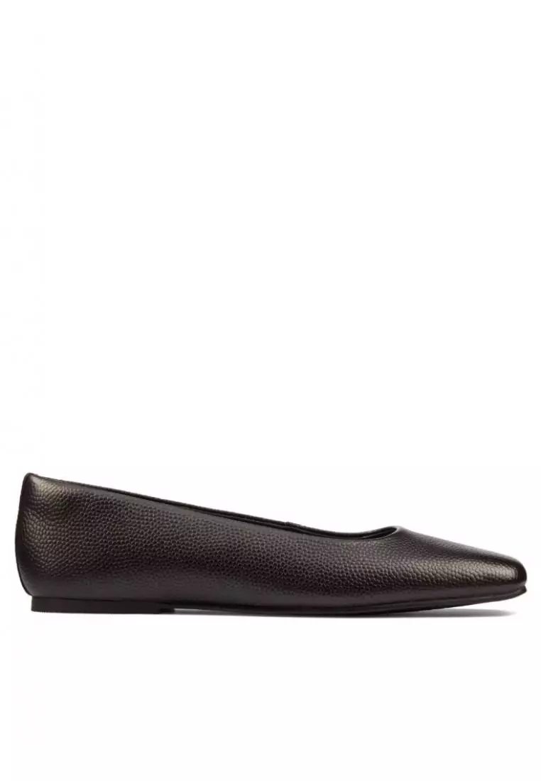 Clarks square on sale toe shoes