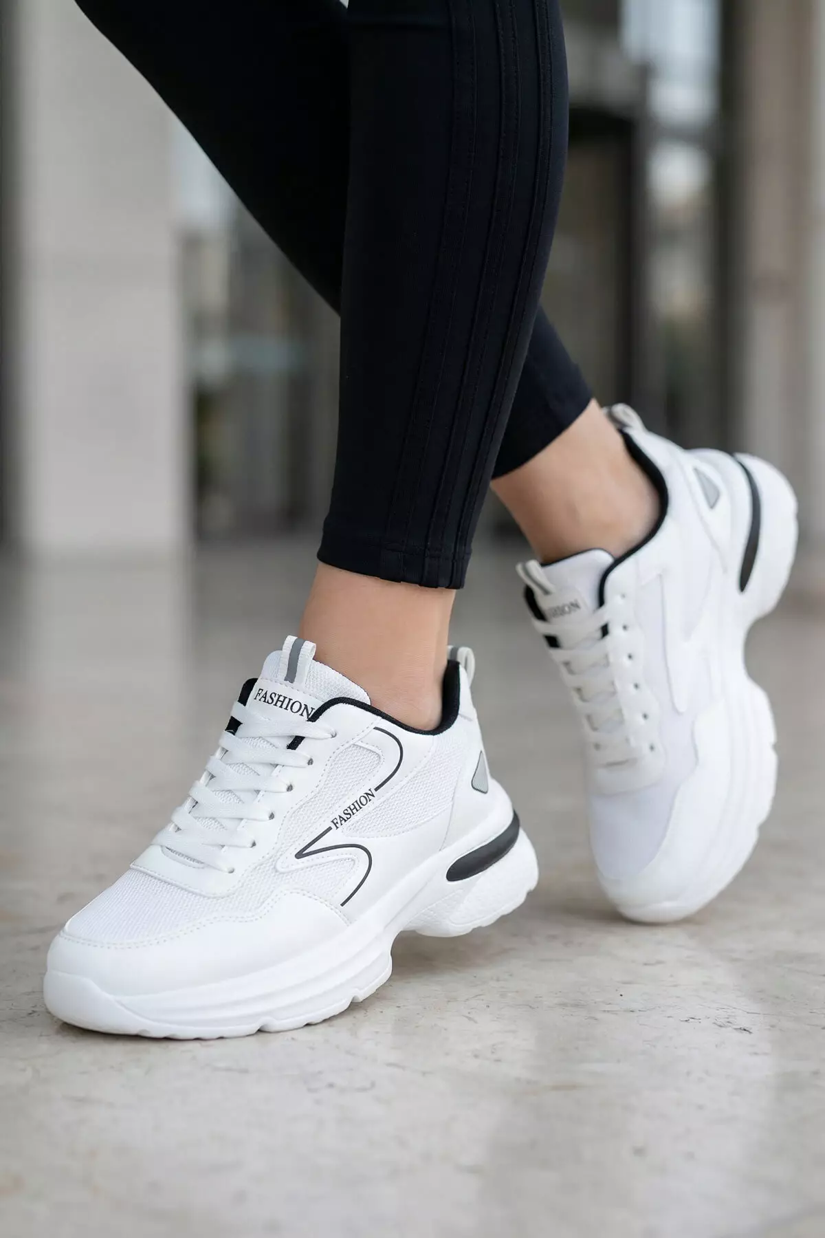 White-Black Women'S Sneaker 21272