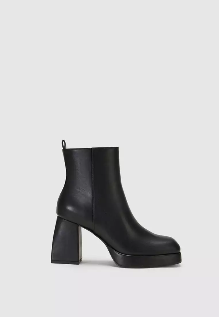 Discount on Urban Revivo  shoes - SKU: Block Heeled Ankle Boots