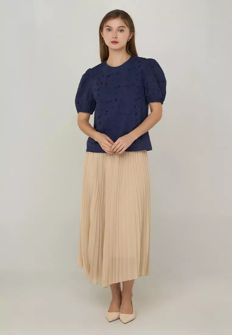 Amiethee Short Sleeve Top in Cotton Eyelet