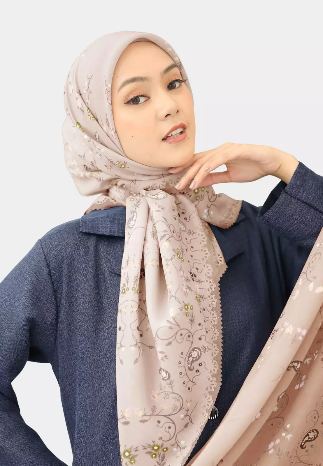 Cotton Bee - Athisah Printed Scarf - Hijab Segiempat Motif 130x130cm