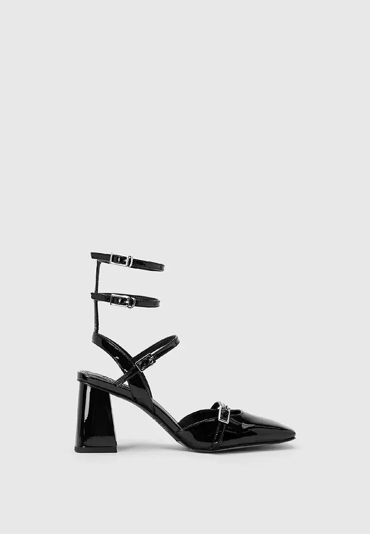 Discount on Urban Revivo  shoes - SKU: Square Toe Slingbacks