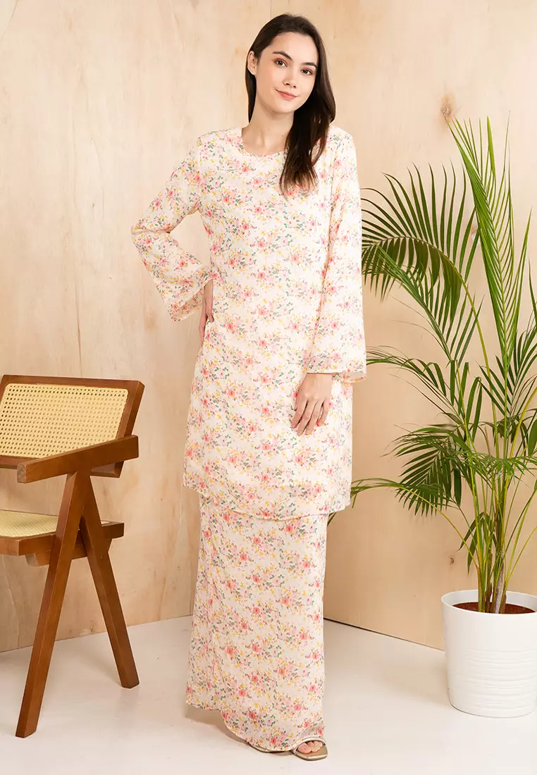 Romantic Floral Baju Kurung Moden Kain Kipas Belakang in Light Yellow