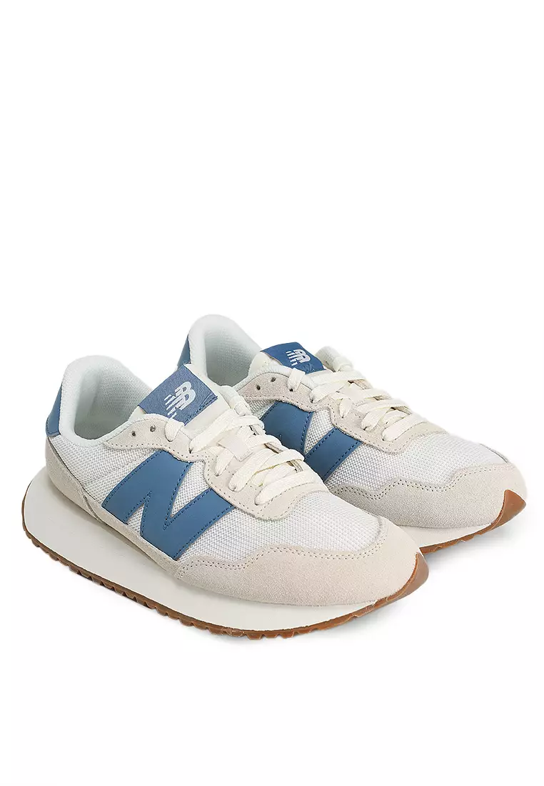 237 Classic Lifestyle Shoes