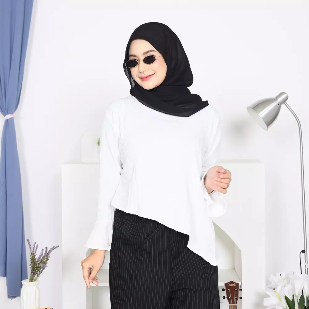 Giselle Blouse Asimetris - Broken White M19827 R57S5