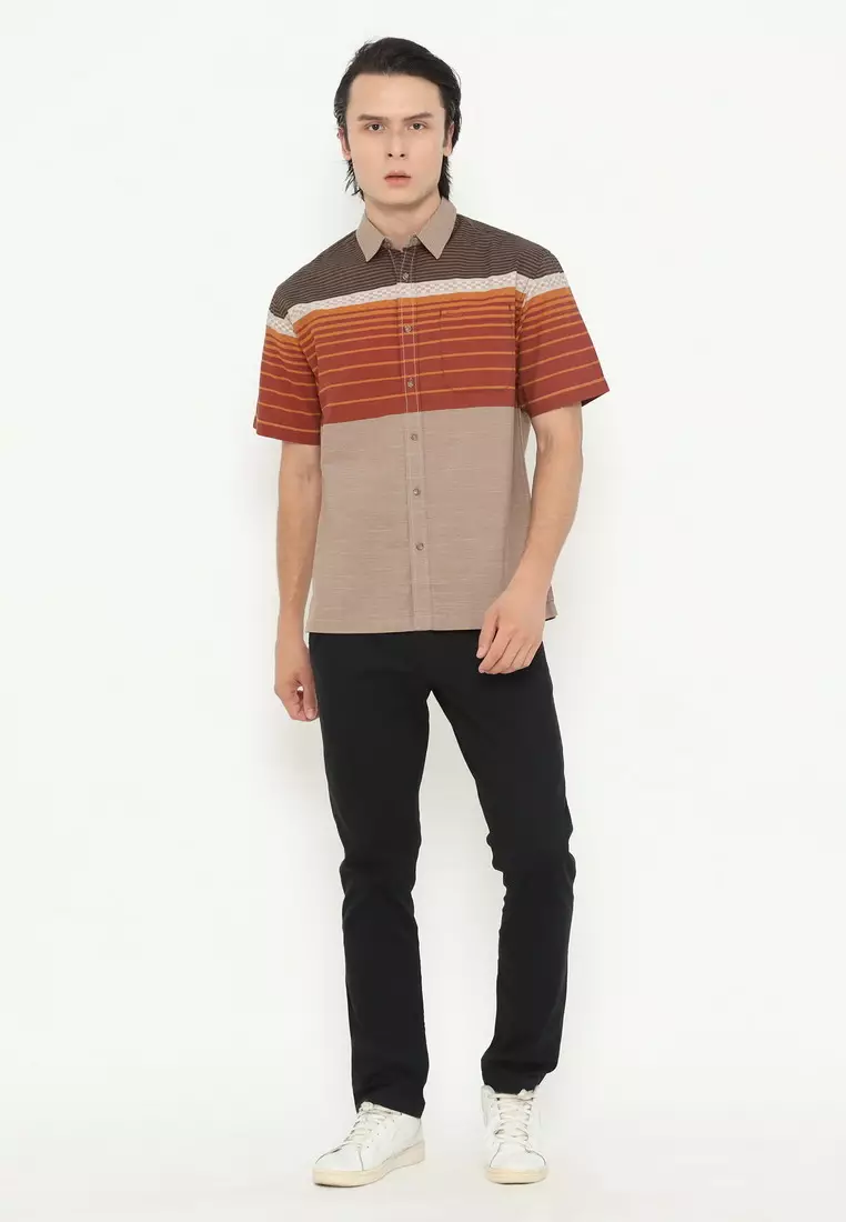 POLICE Kemeja Border Printing Regular Fit Pria