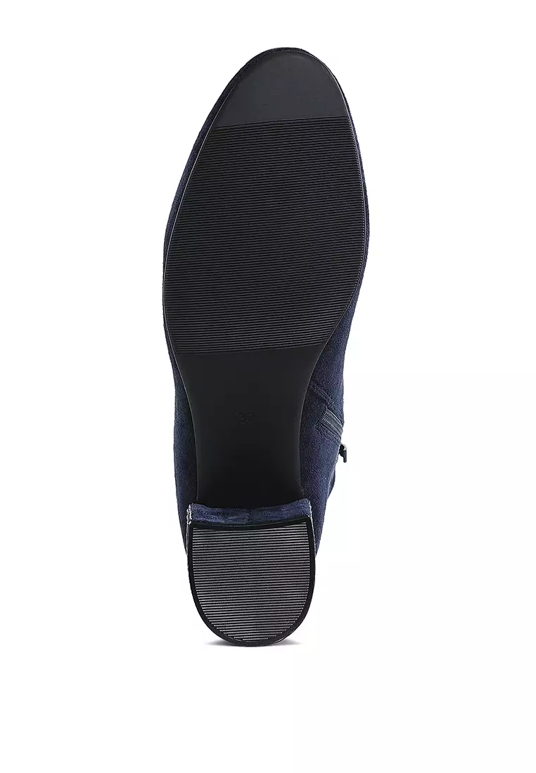 Sepatu bot hak blok berhias berlian imitasi warna biru tua