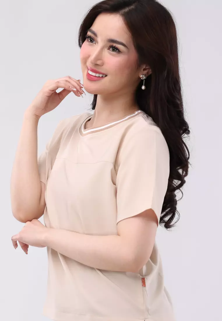 Short Sleeves Roundneck Blouse