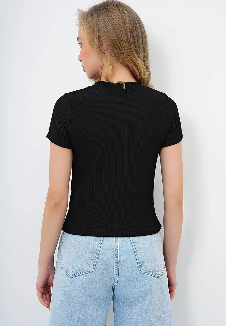 Women's Black Crew Neck Bow Decorated Crop Blouse Alc-X13671