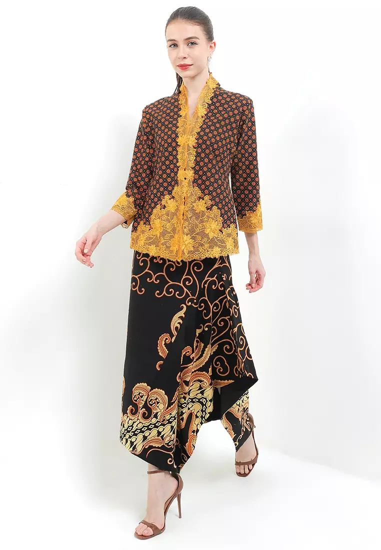 Embroidery Kebaya 7/8-Sleeve>Rancang Sirih
