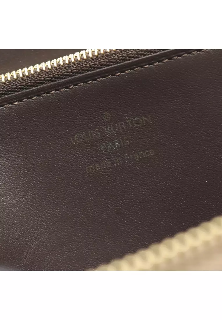 Pre-Loved Louis Vuitton Portefeuil comet Carré L-shaped zipper long wallet taurillon leather Gray beige