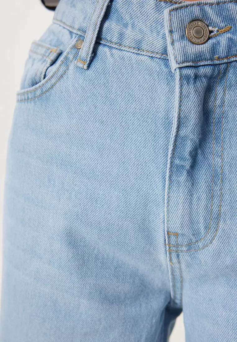 Mid Waist Wide Leg Jeans