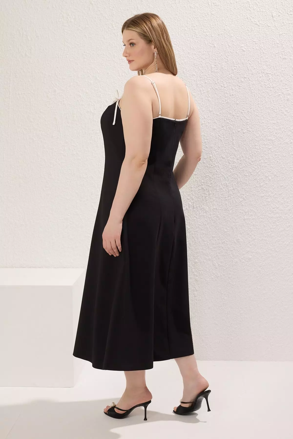 Plus Size Ribbon Strap Midi Dress