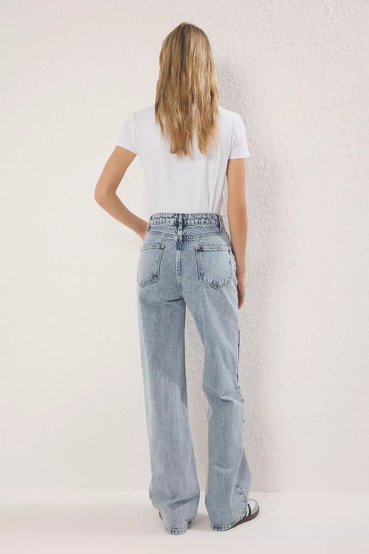 Light Blue High Waist Wide Leg Jeans TWOSS25JE00278