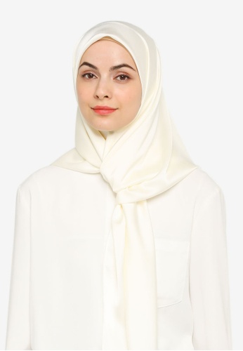 UMMA white Asna Basic Scarf in Milk 9536FAADFE0AA7GS_1