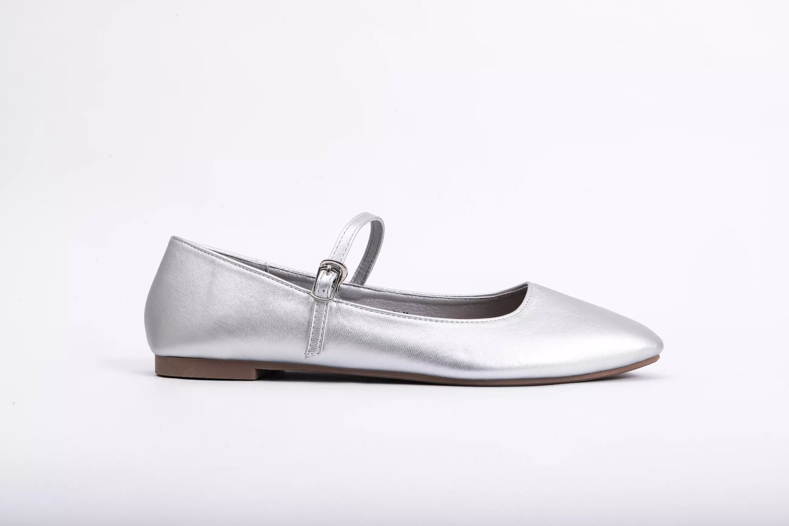 The Little Things She Needs - SOFIA Flatshoes Sepatu Wanita Silver [TSN0002349.C0100]