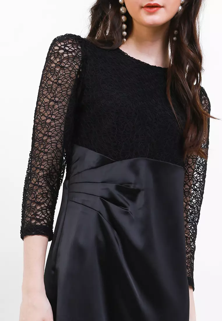 Variation Sleeve Lace Dress