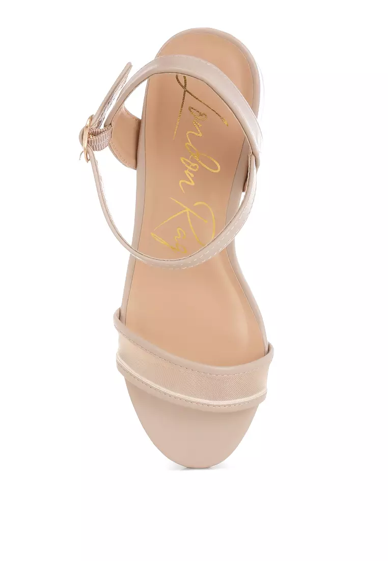 Sepatu Hak Blok Gesper Pin Jaring Dalam Warna Krem