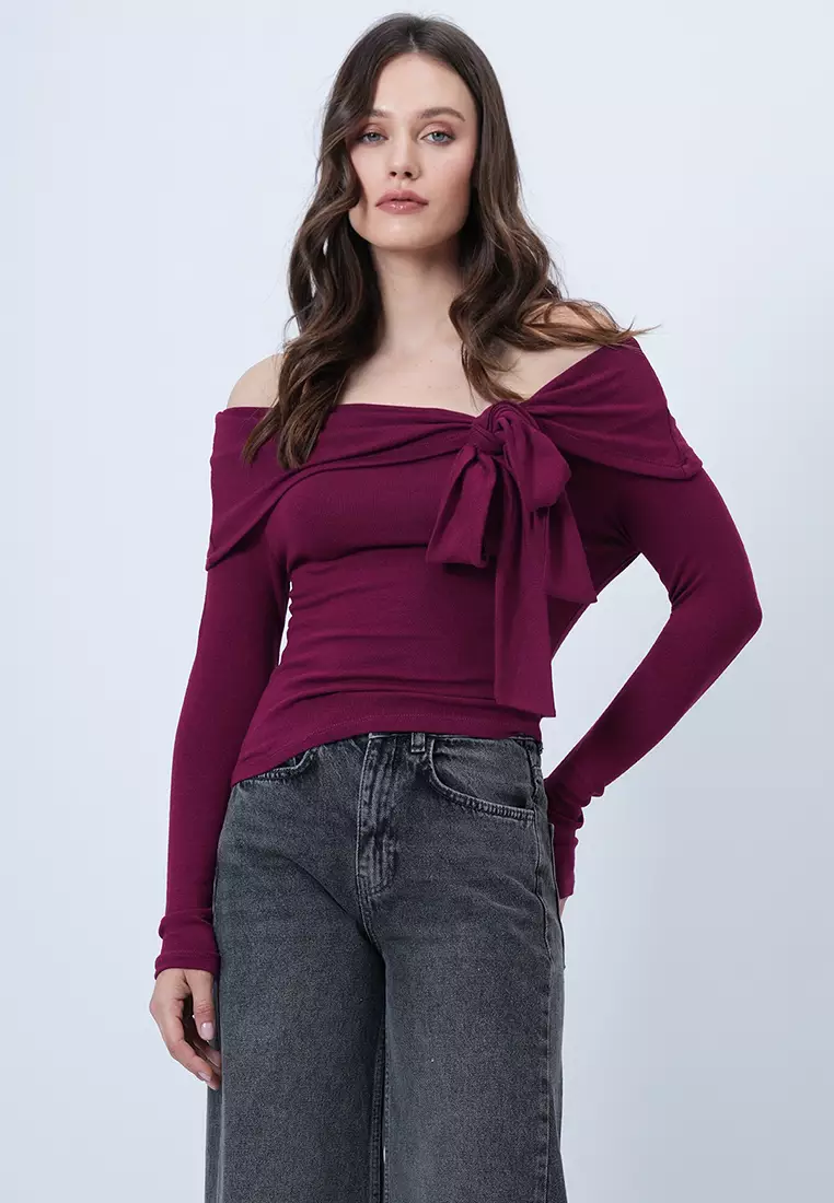 Bow-Tie Knitted Blouse