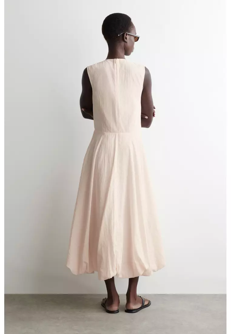 SLEEVELESS BUBBLE-HEM MIDI DRESS