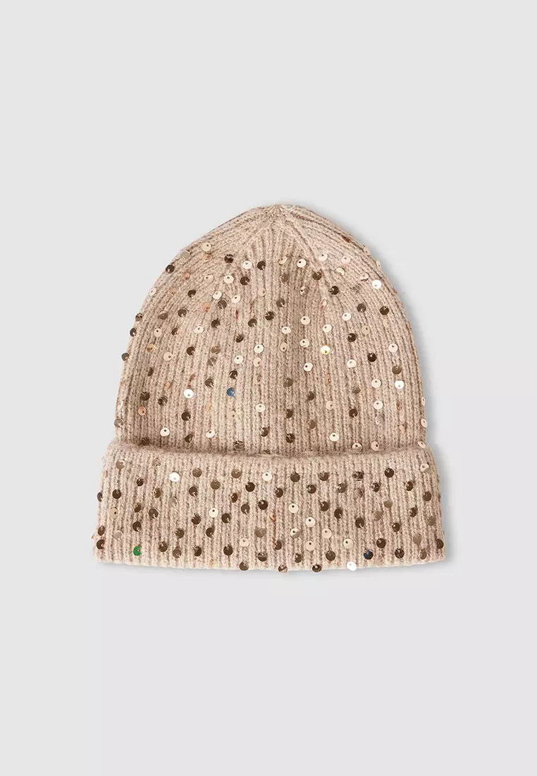Woman Small Beanies