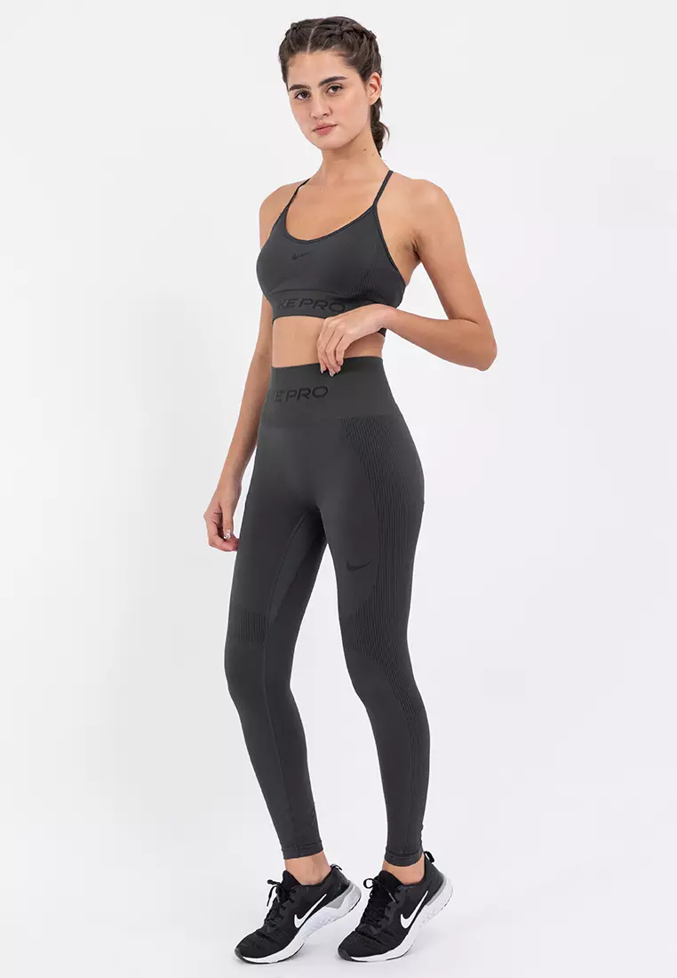Pro Seamless Light-Support Padded Sports Bra