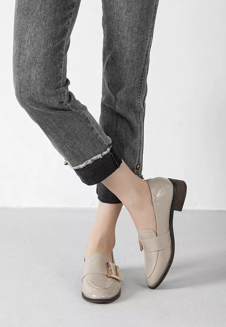 Buckle Strap Glossy Leather Loafers TH128-8
