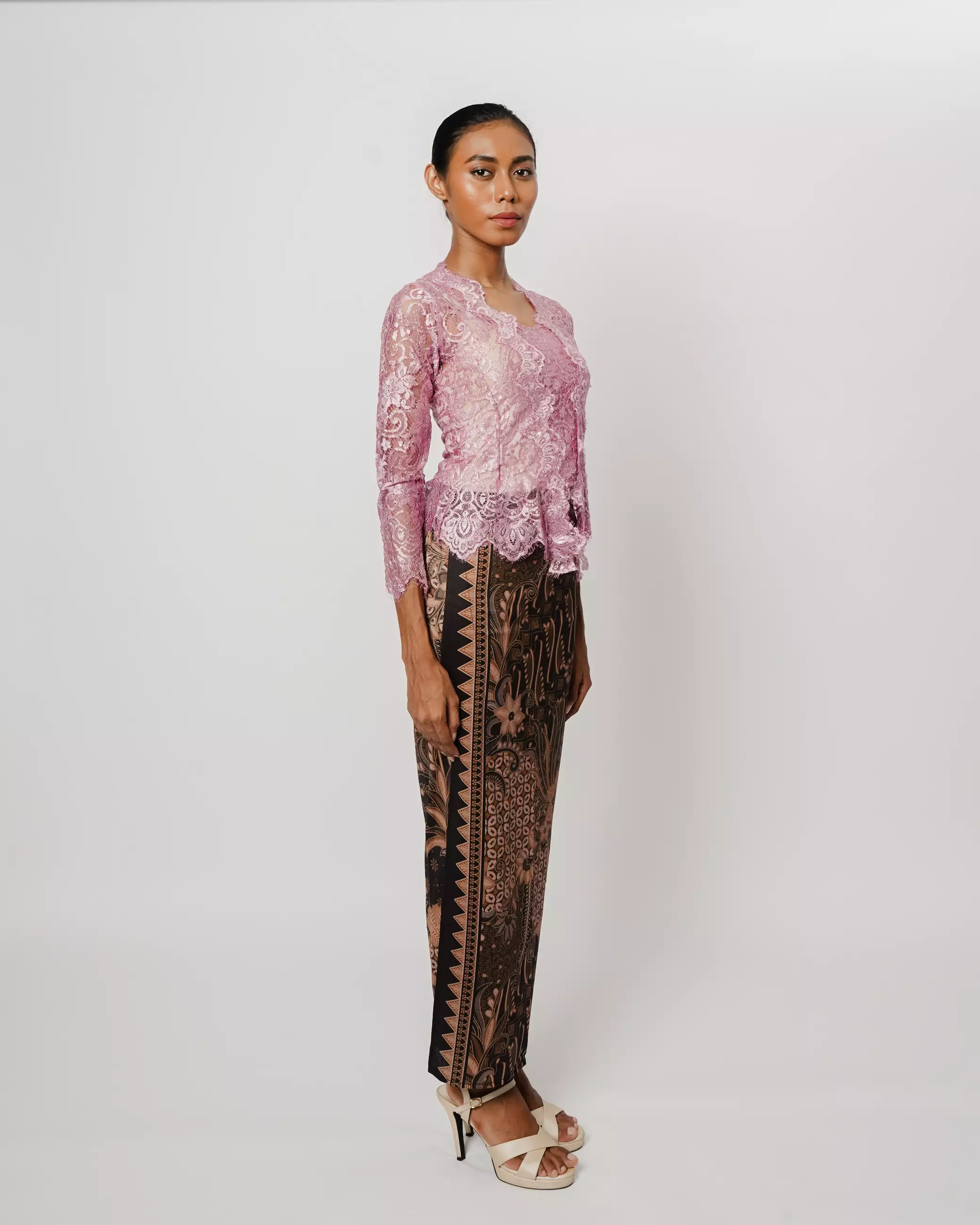 KEBAYA DELUXE 2 PINK